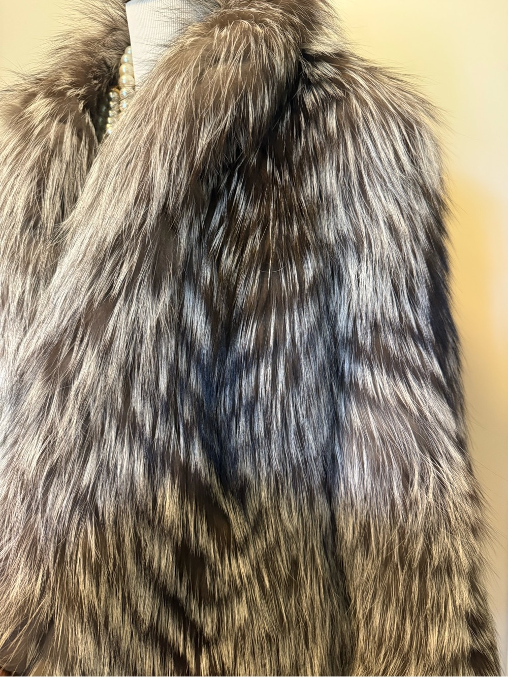 RARE Platinum Saga Marble Silver Fox fur coat BRAND NEW ! $3995 - Picture 5 of 12